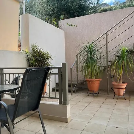 Aenaon فندق مبيت وإفطار