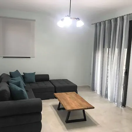 Alojamento de Acomodação e Pequeno-almoço Aenaon 4*