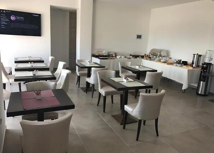 Aenaon Couette-café 4*