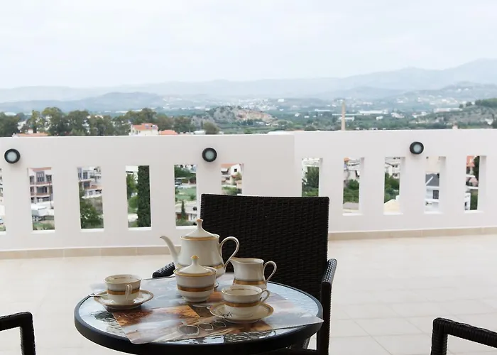 Aenaon Couette-café 4*